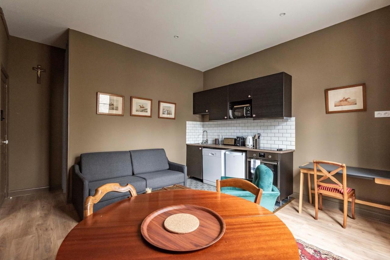 Suites Du General Leclerc Реймс Екстериор снимка